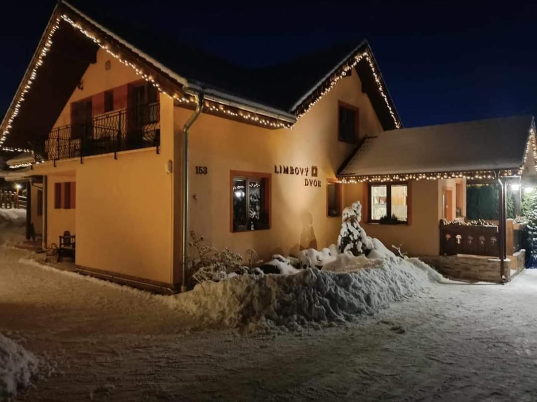 Pezion Limbovy Dvor Hotel Vrbov Bagian luar foto