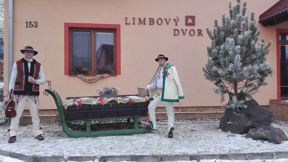 Pezion Limbovy Dvor Hotel Vrbov Bagian luar foto
