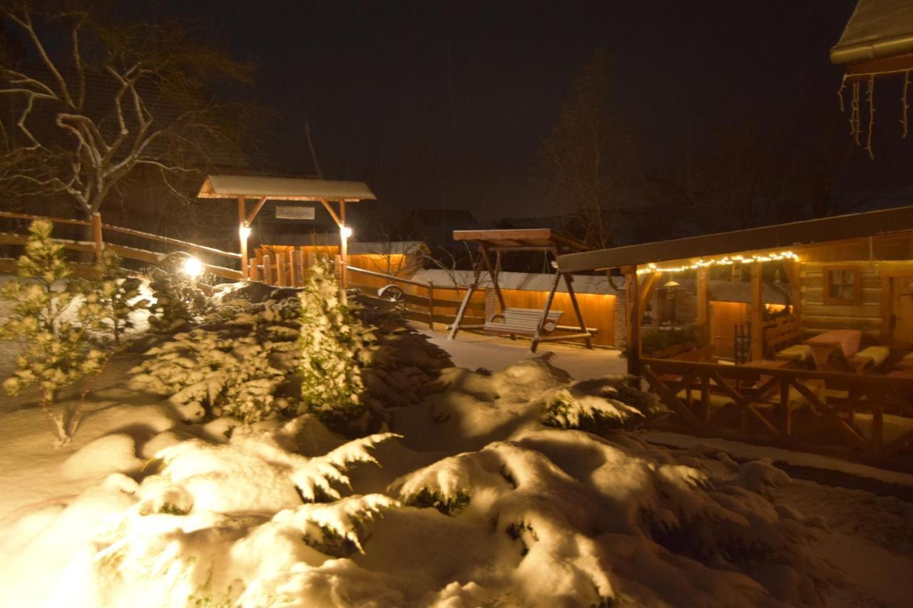Pezion Limbovy Dvor Hotel Vrbov Bagian luar foto