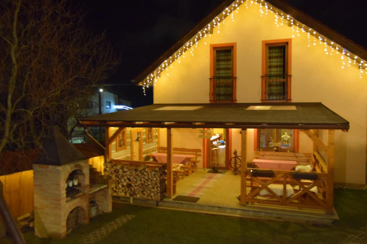 Pezion Limbovy Dvor Hotel Vrbov Bagian luar foto