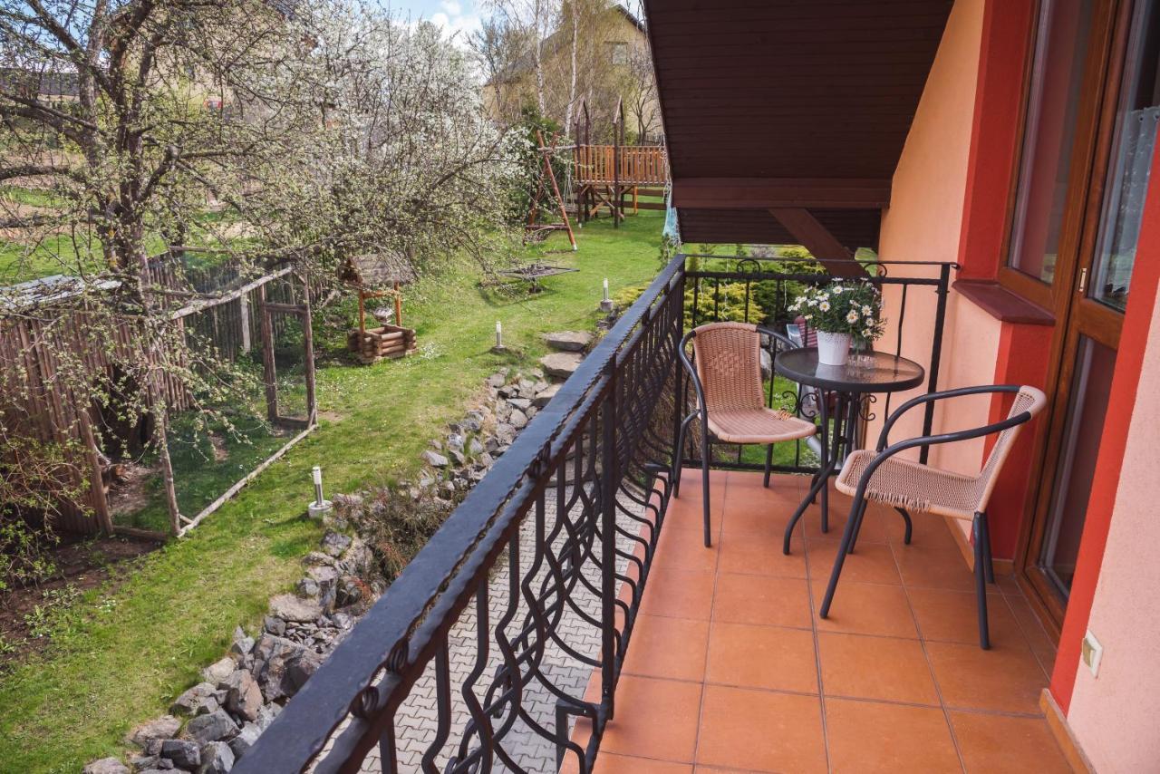 Pezion Limbovy Dvor Hotel Vrbov Bagian luar foto