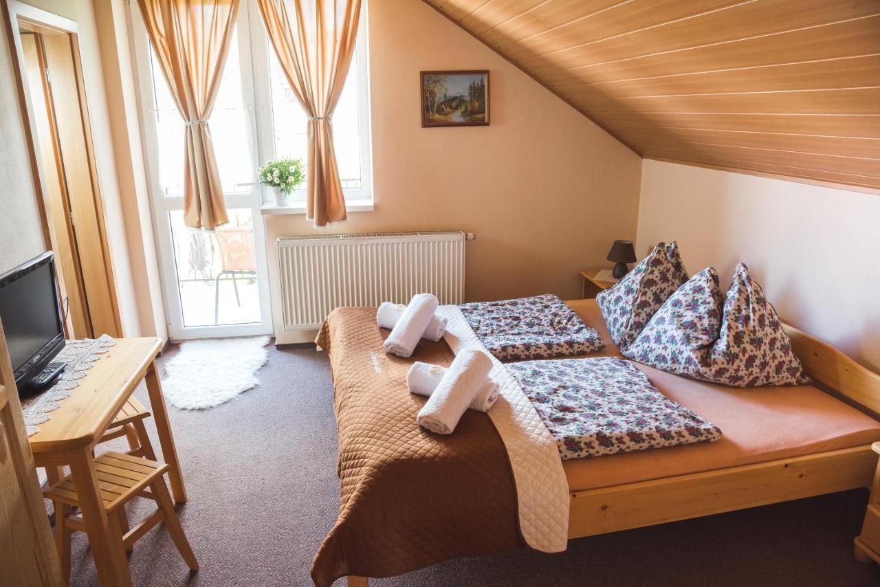 Pezion Limbovy Dvor Hotel Vrbov Bagian luar foto